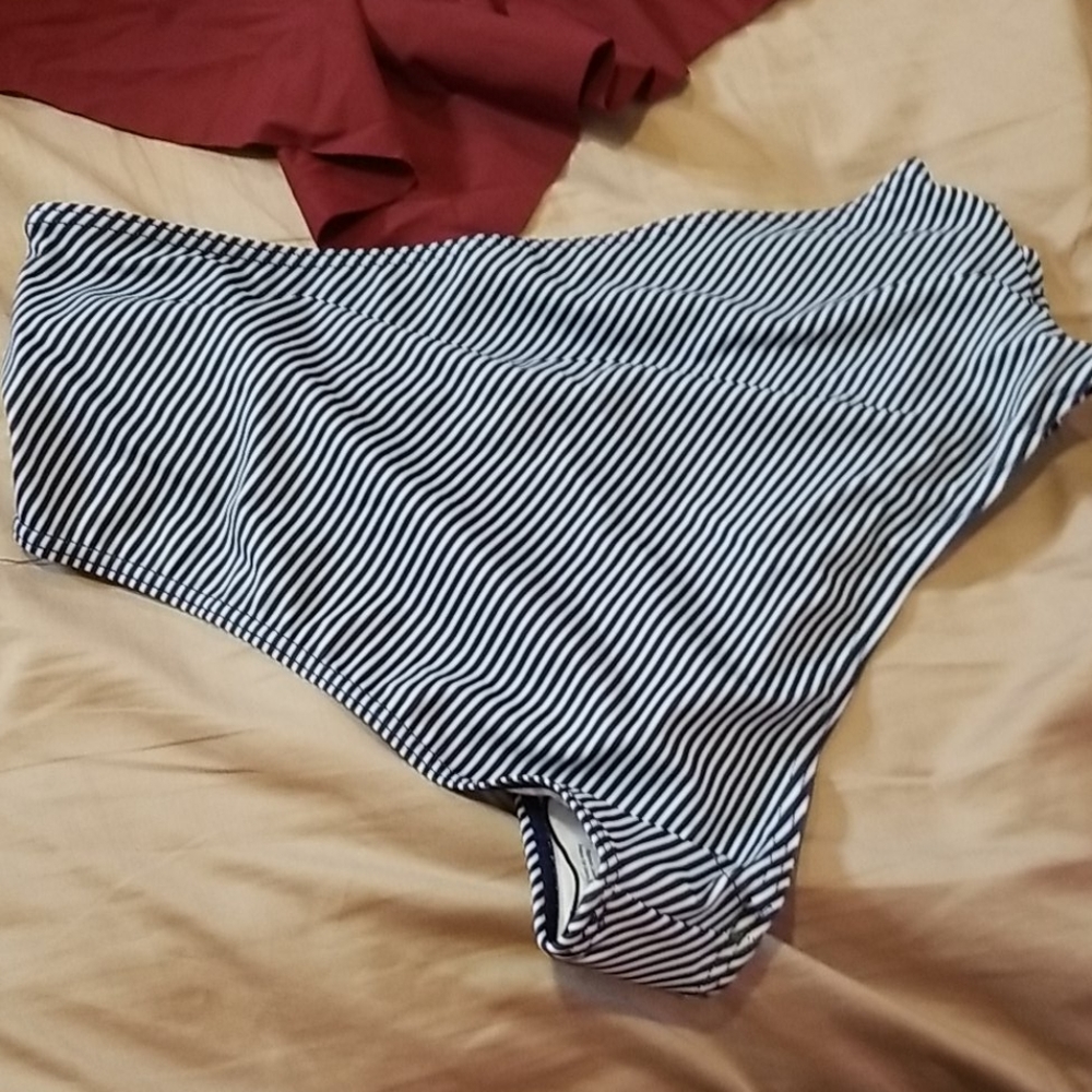 Xl bikini - Picture 4 of 6